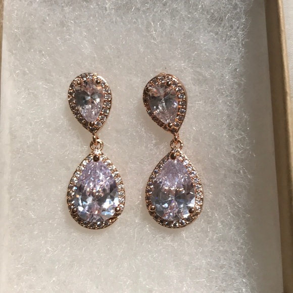 Jewelry - 🍭3/$23 Brand New Earrings